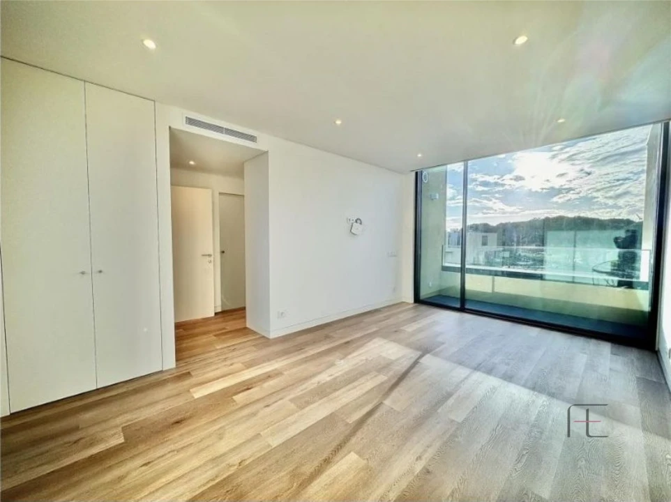 Moradia T3 para Venda em Quarteira Foto 11