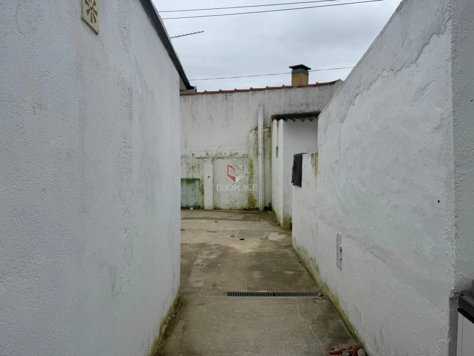 Moradia T2 para Venda em Sarilhos Grandes Foto 3