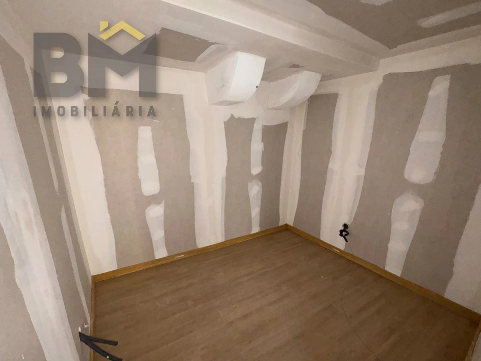 Moradia T2 para Venda em Escalos de Cima e Lousa Foto 4