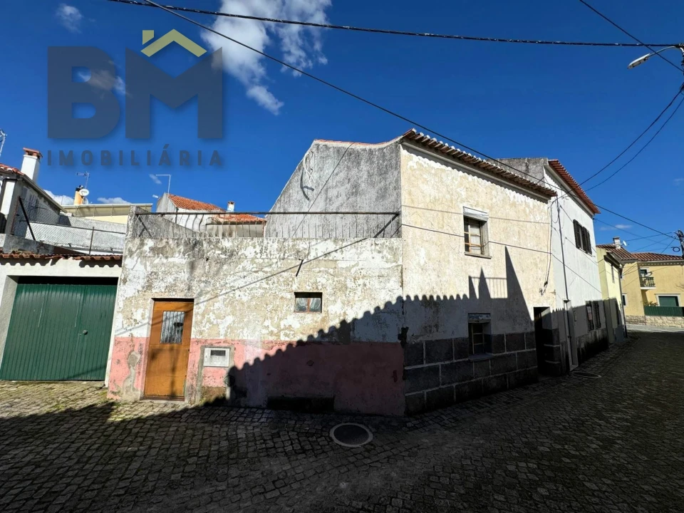 Moradia T2 para Venda em Escalos de Cima e Lousa Foto 1
