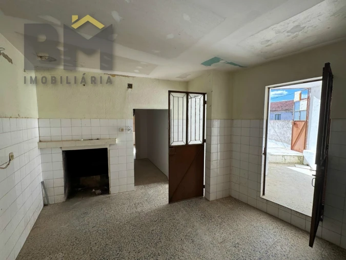 Moradia T2 para Venda em Escalos de Cima e Lousa Foto 11