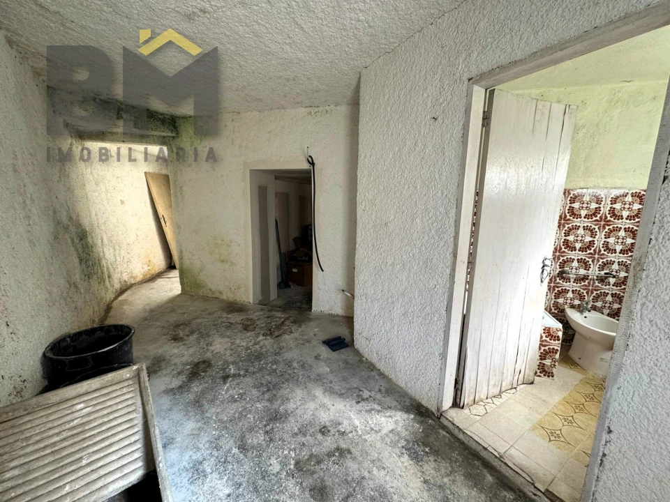 Moradia T2 para Venda em Escalos de Cima e Lousa Foto 6