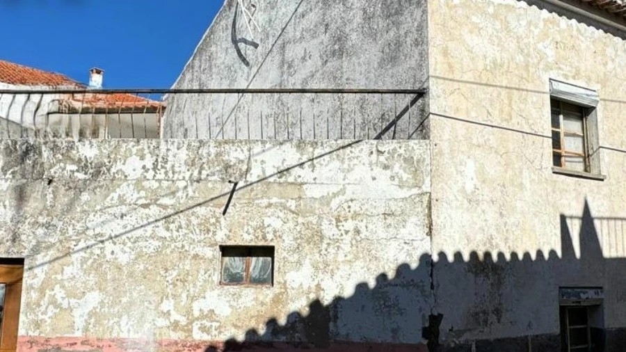 Moradia T2 para Venda em Escalos de Cima e Lousa