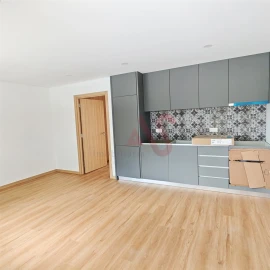 Apartamento T1 para Venda em Infias