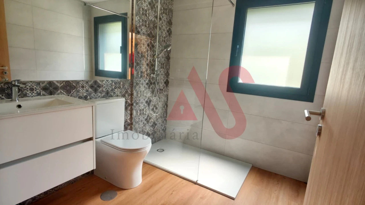 Apartamento T1 para Venda em Infias Foto 11