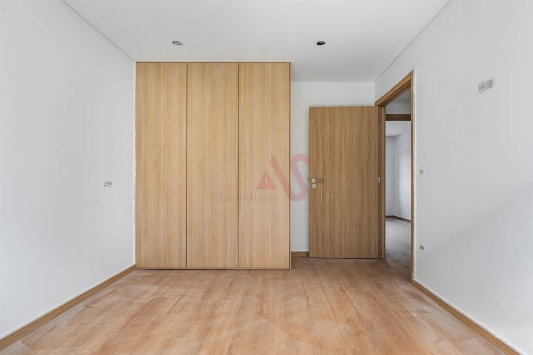 Apartamento T1 para Venda em Infias Foto 9