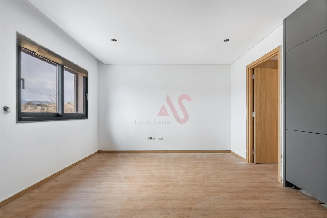 Apartamento T1 para Venda em Infias Foto 7