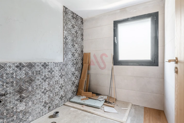 Apartamento T1 para Venda em Infias Foto 10