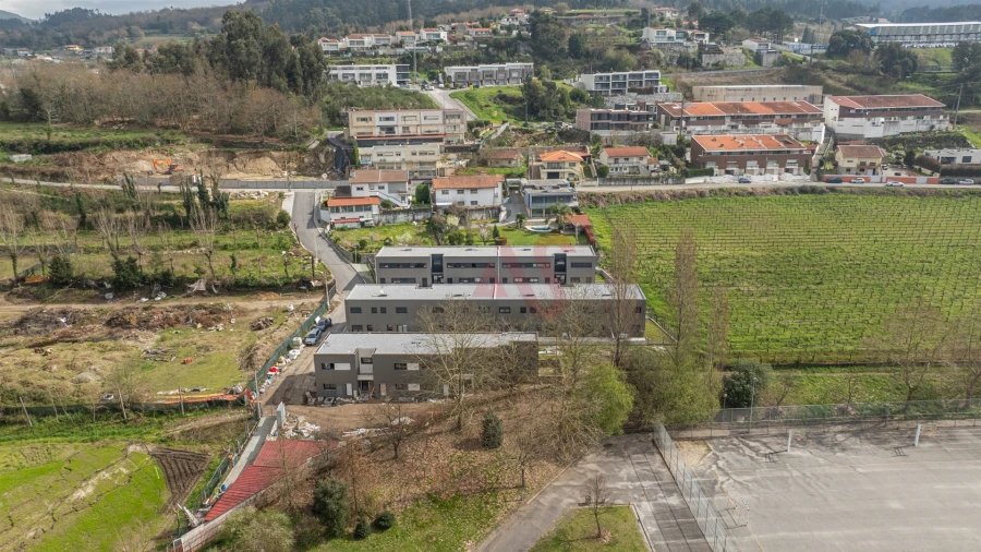 Apartamento T1 para Venda em Infias Foto 13