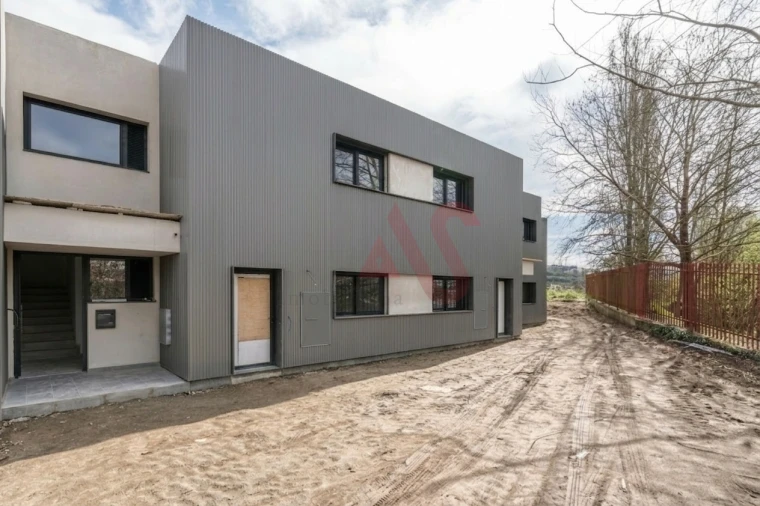 Apartamento T1 para Venda em Infias Foto 12