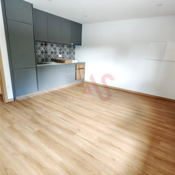 Apartamento T1 para Venda em Infias Foto 6