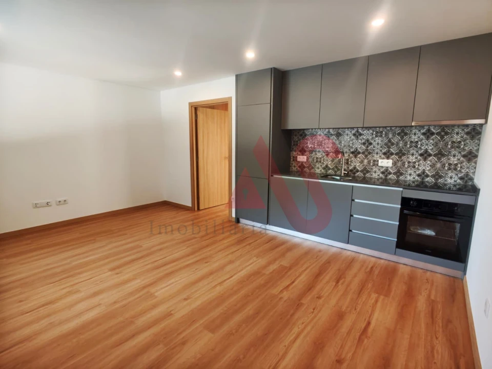 Apartamento T1 para Venda em Infias Foto 4