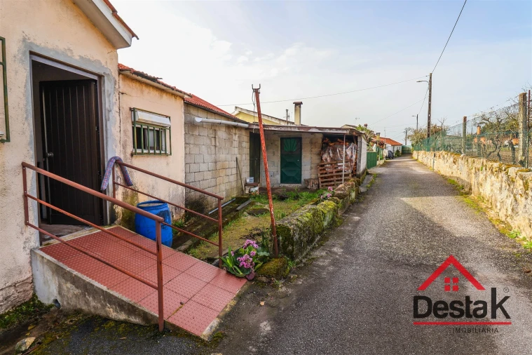 Moradia T2 para Venda em Povolide Foto 22