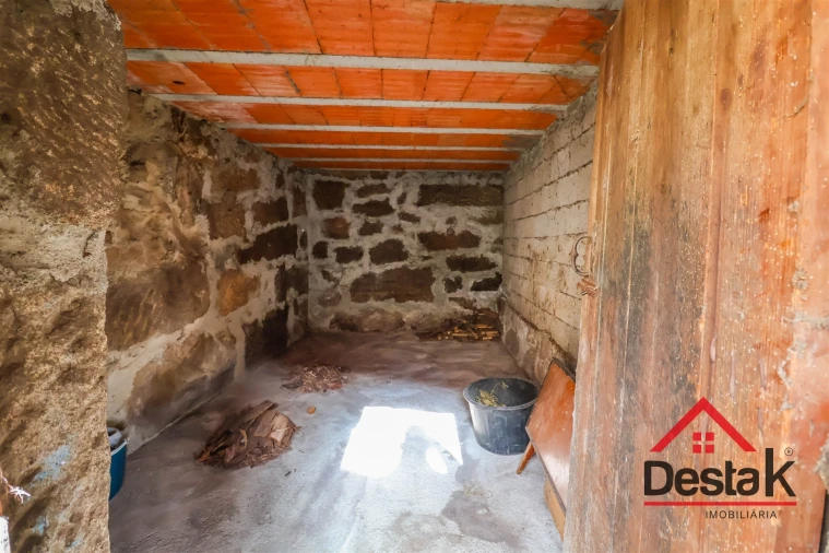 Moradia T2 para Venda em Povolide Foto 14