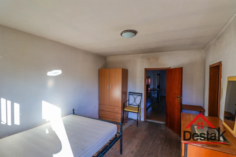 Moradia T2 para Venda em Povolide Foto 13