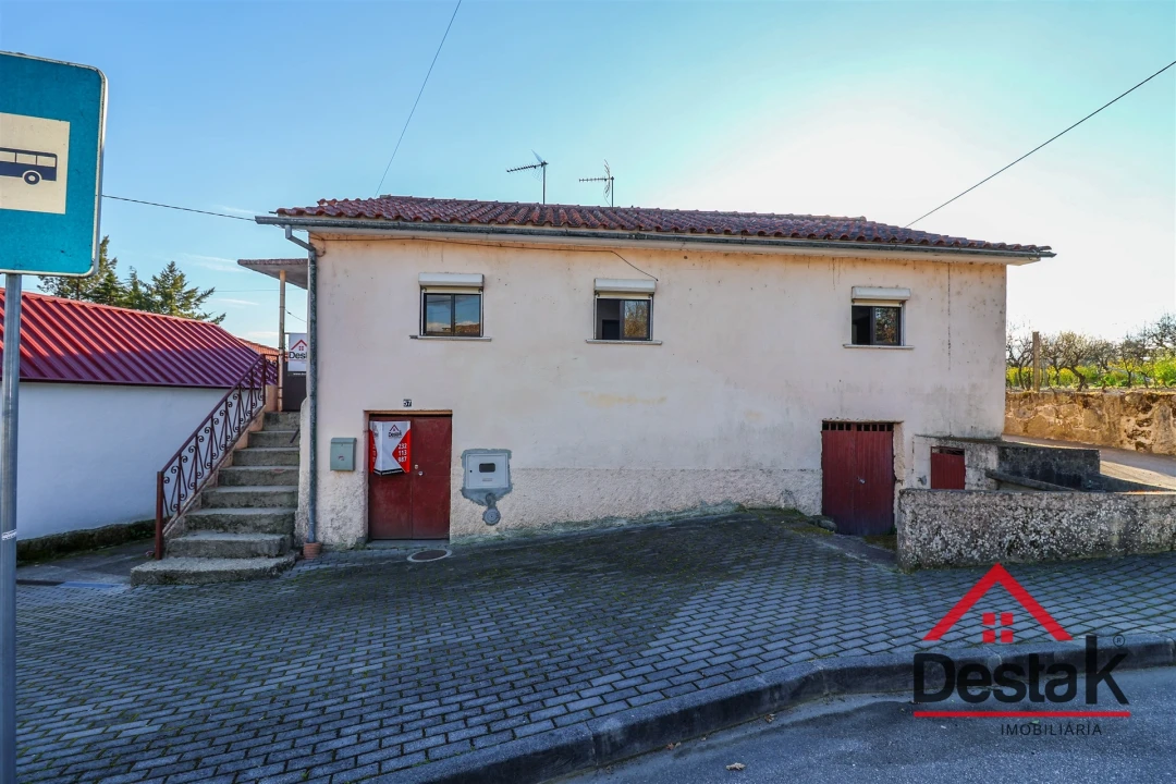 Moradia T2 para Venda em Povolide Foto 21