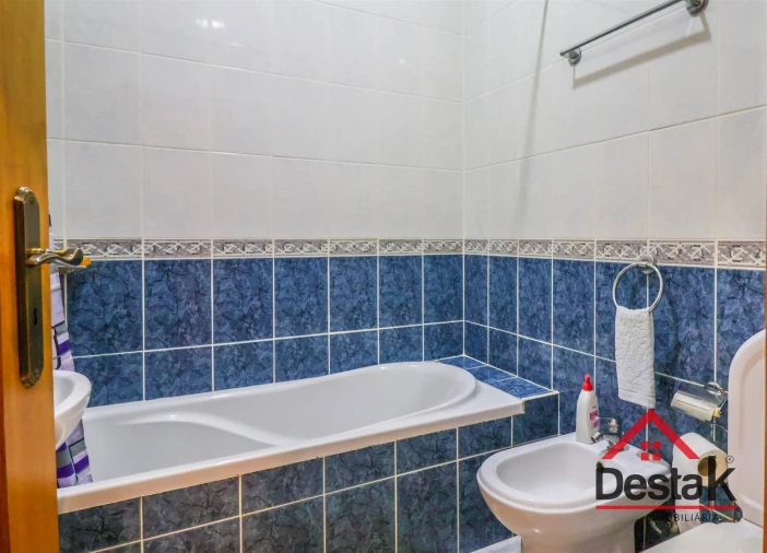 Apartamento T4 para Venda em Viseu Foto 6