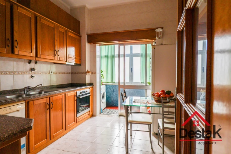 Apartamento T4 para Venda em Viseu Foto 1
