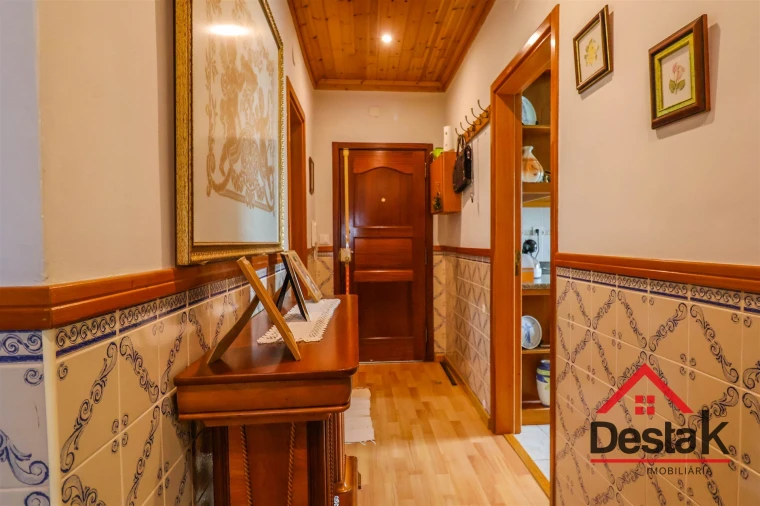 Apartamento T4 para Venda em Viseu Foto 8