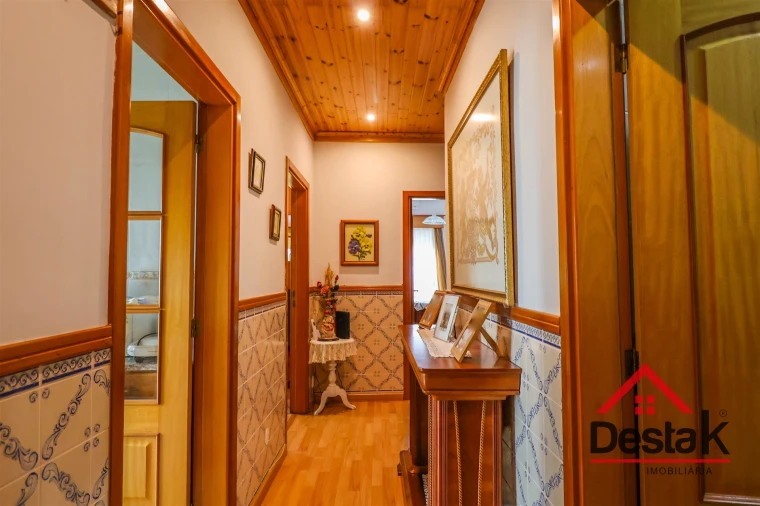 Apartamento T4 para Venda em Viseu Foto 7