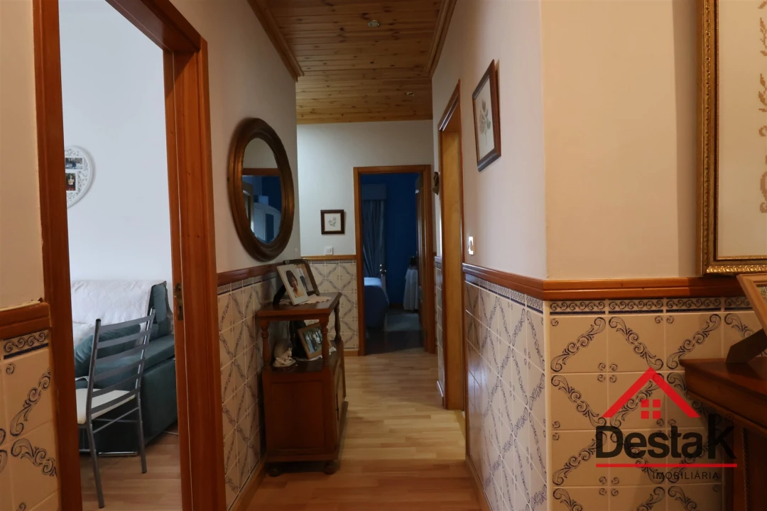 Apartamento T4 para Venda em Viseu Foto 9