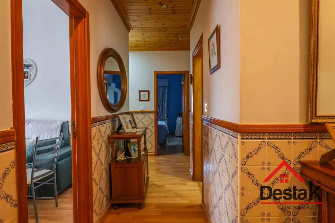 Apartamento T4 para Venda em Viseu Foto 10