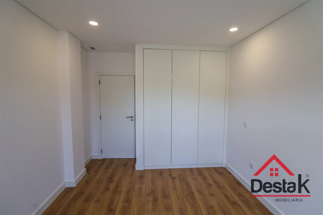 Apartamento T2 para Arrendamento em Viseu Foto 8