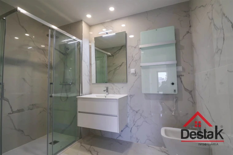 Apartamento T2 para Arrendamento em Viseu Foto 6