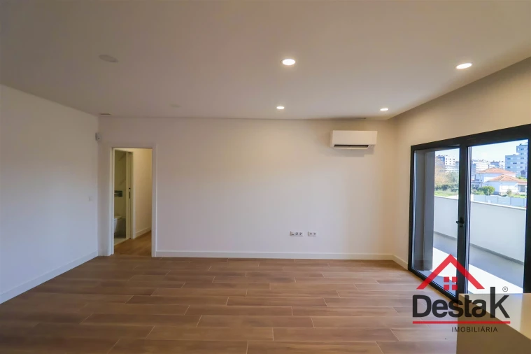 Apartamento T2 para Arrendamento em Viseu Foto 4