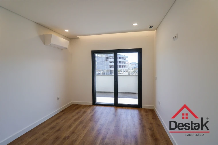 Apartamento T2 para Arrendamento em Viseu Foto 7