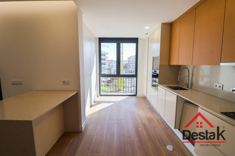 Apartamento T2 para Arrendamento em Viseu Foto 3