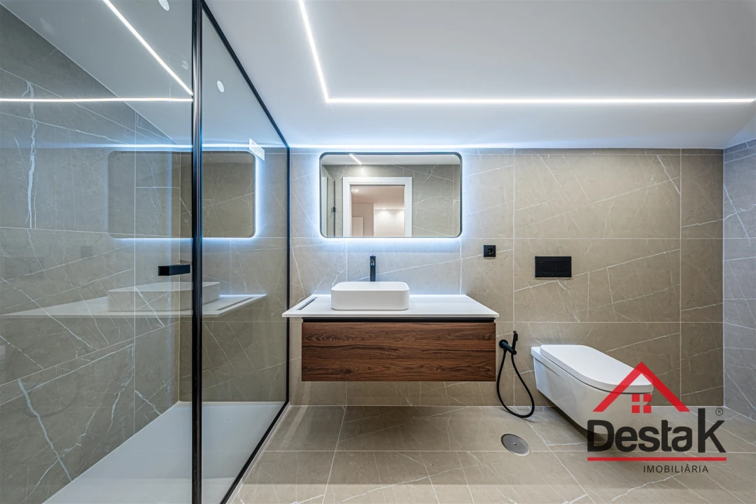 Apartamento T4 para Venda em Viseu Foto 34