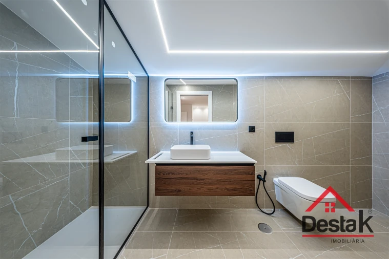 Apartamento T4 para Venda em Viseu Foto 34