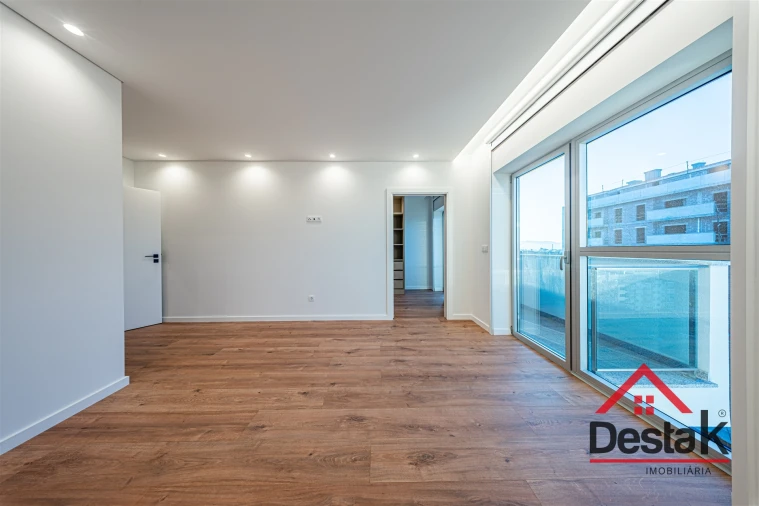 Apartamento T4 para Venda em Viseu Foto 16