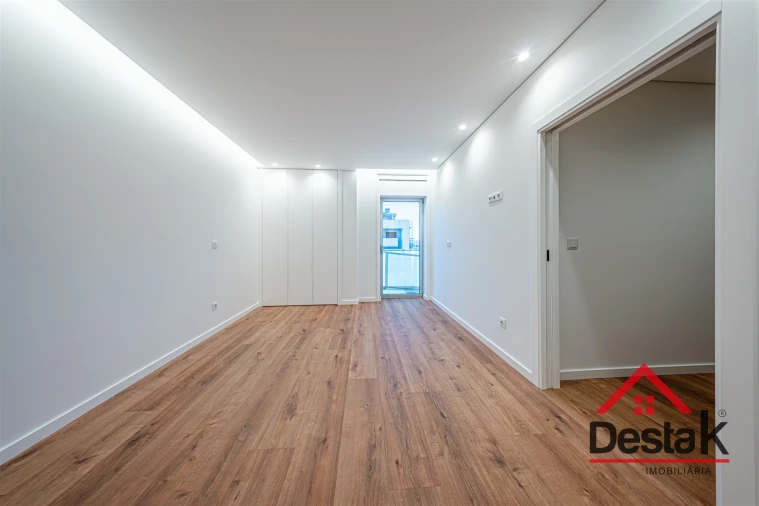 Apartamento T4 para Venda em Viseu Foto 10