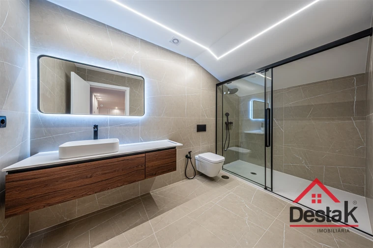 Apartamento T4 para Venda em Viseu Foto 23