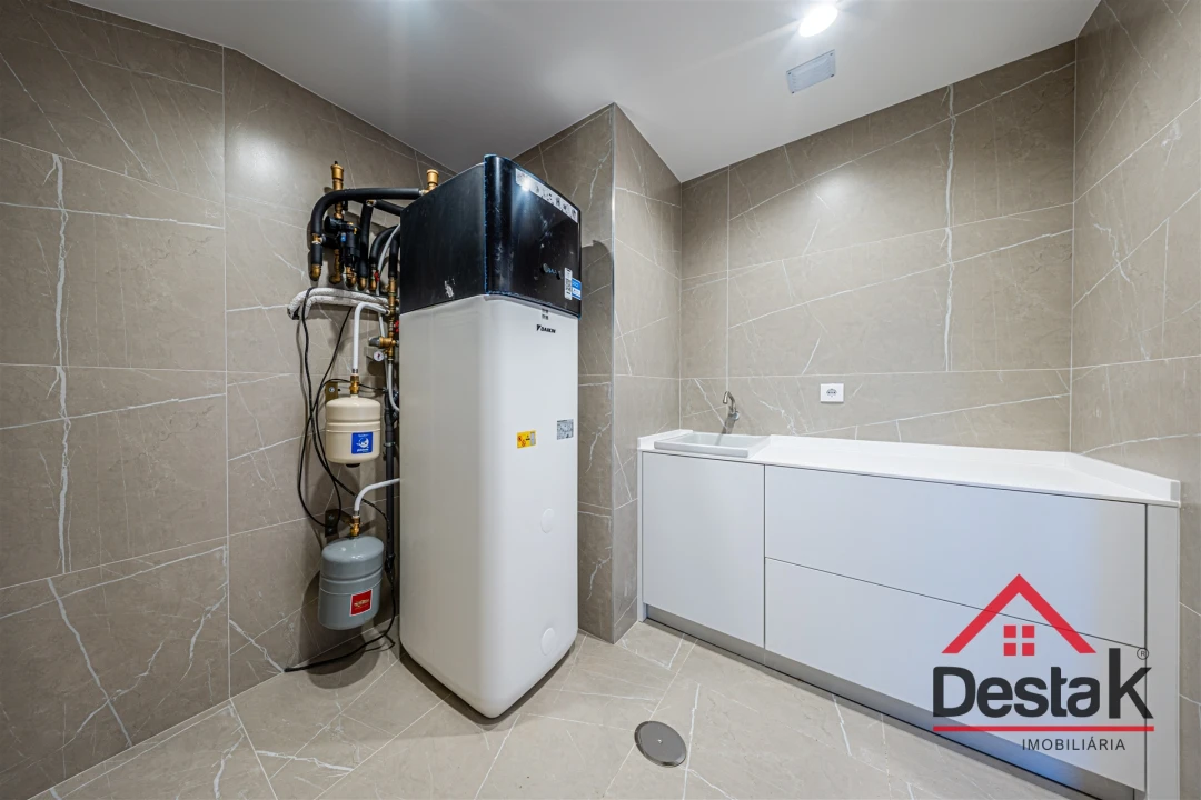 Apartamento T4 para Venda em Viseu Foto 36