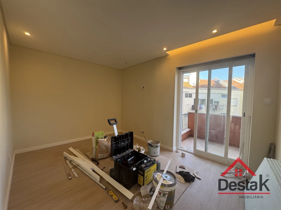 Apartamento T3 para Venda em Cacém e São Marcos Foto 5