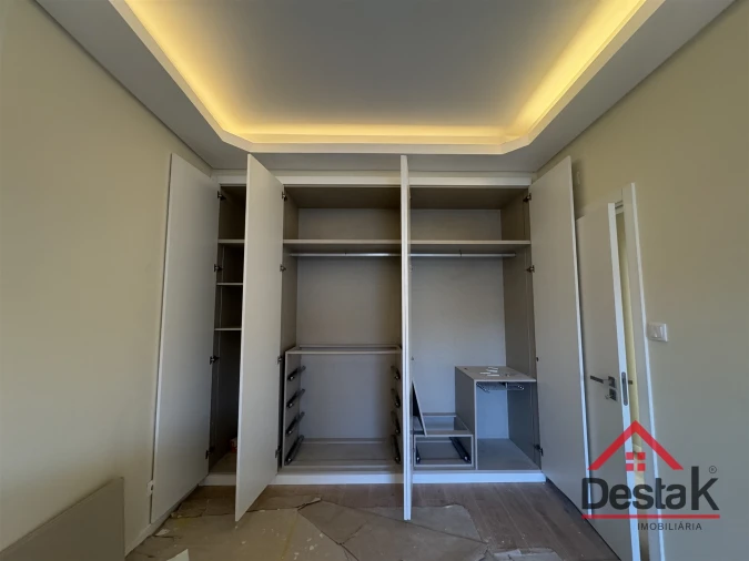 Apartamento T3 para Venda em Cacém e São Marcos Foto 8