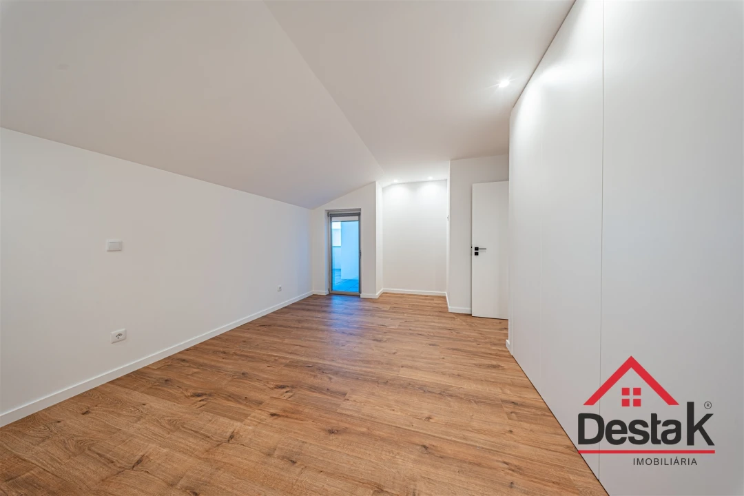 Apartamento T4 para Arrendamento em Viseu Foto 33