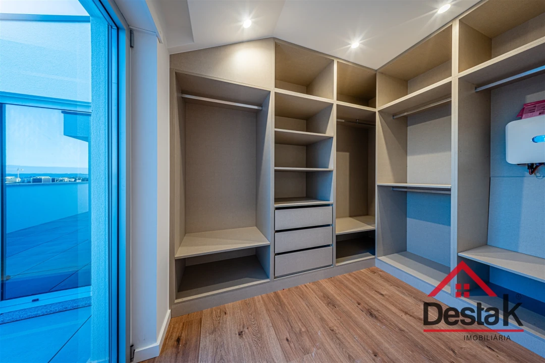 Apartamento T4 para Arrendamento em Viseu Foto 25