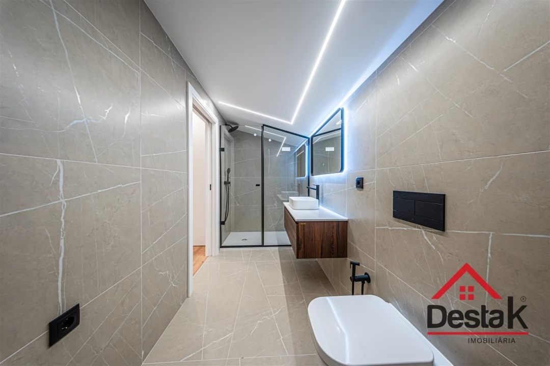 Apartamento T4 para Arrendamento em Viseu Foto 35