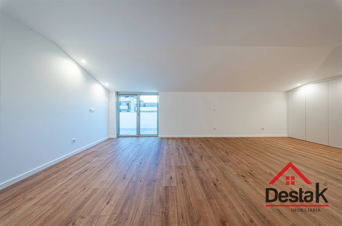 Apartamento T4 para Arrendamento em Viseu Foto 21