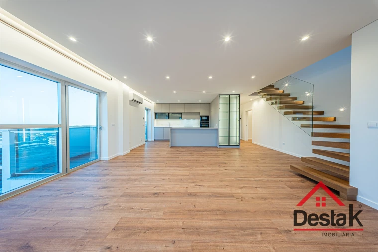 Apartamento T4 para Arrendamento em Viseu Foto 3