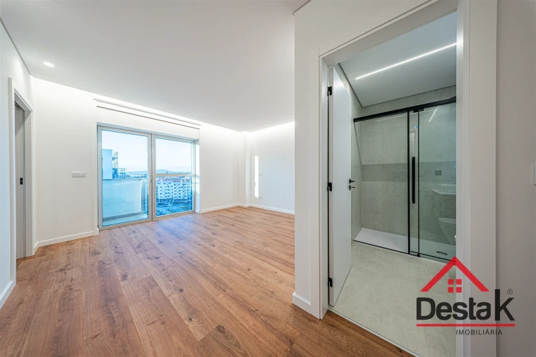 Apartamento T4 para Arrendamento em Viseu Foto 14