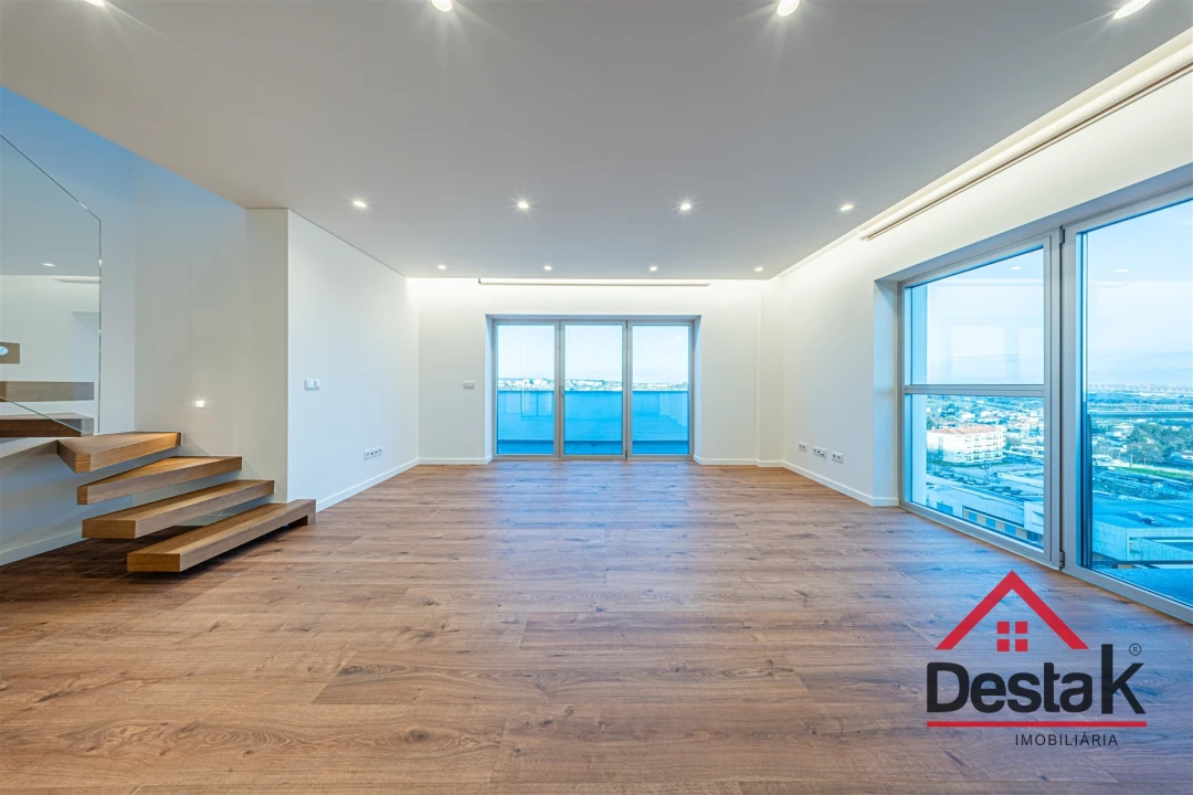 Apartamento T4 para Arrendamento em Viseu Foto 9