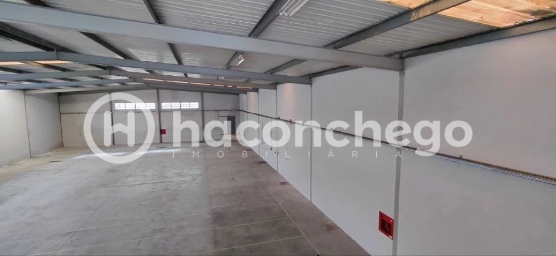 Armazém para Arrendamento em Pousa Foto 2