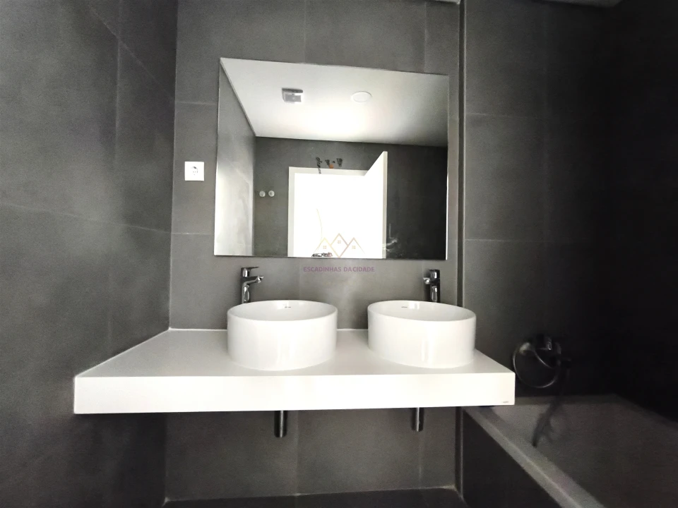 Apartamento T5 para Venda em Carnaxide e Queijas Foto 20