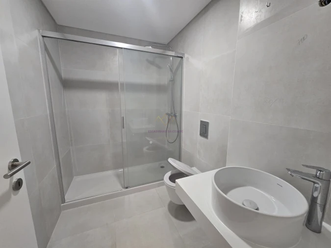 Apartamento T5 para Venda em Carnaxide e Queijas Foto 38