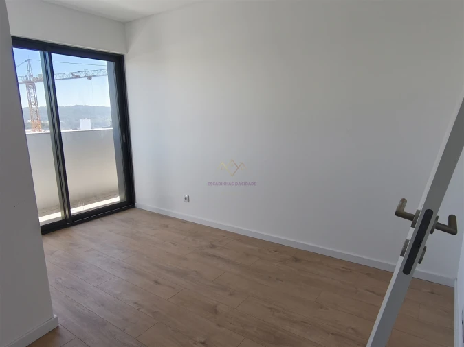 Apartamento T5 para Venda em Carnaxide e Queijas Foto 37